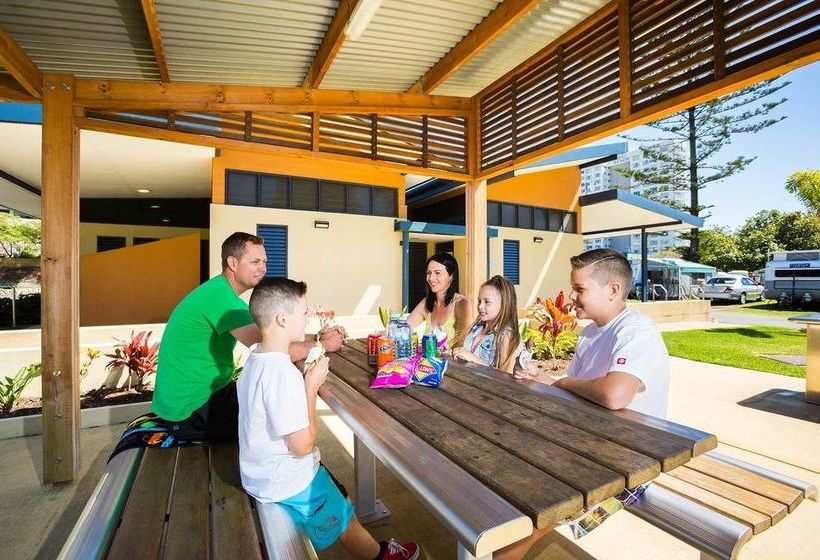 فندق Burleigh Beach Tourist Park