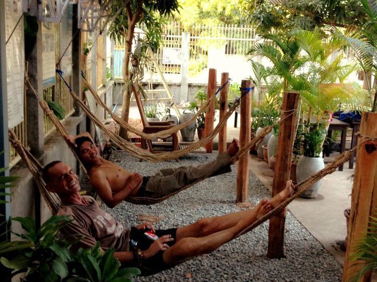 Отель Cambodia Backpacker Guesthouse