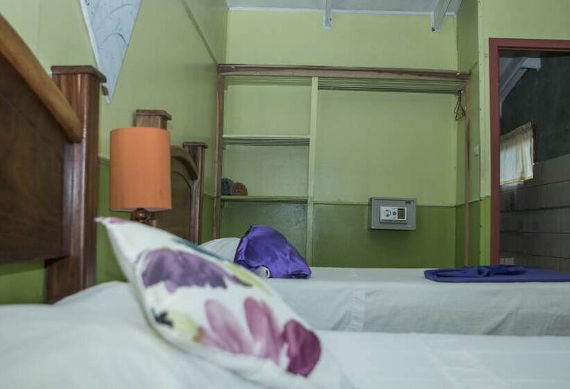 فندق Caribbean Paradise Eco Lodge