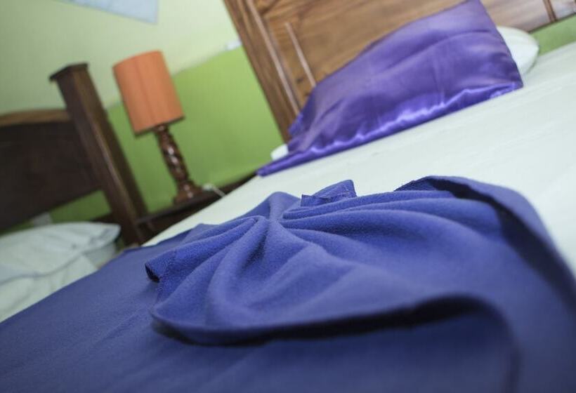 فندق Caribbean Paradise Eco Lodge