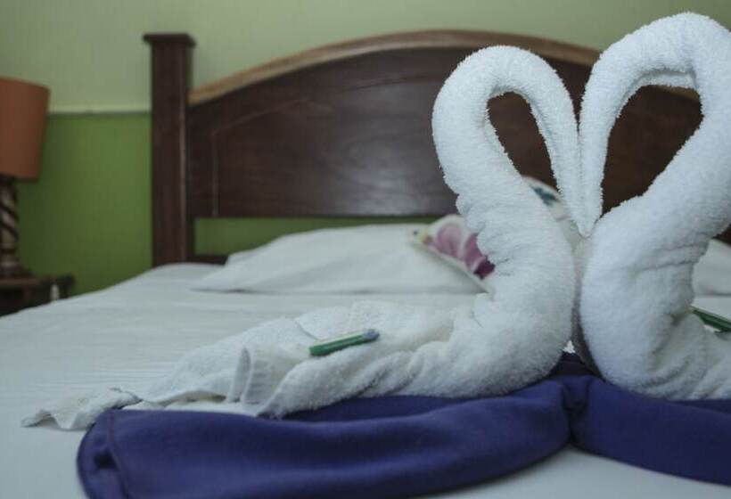 فندق Caribbean Paradise Eco Lodge