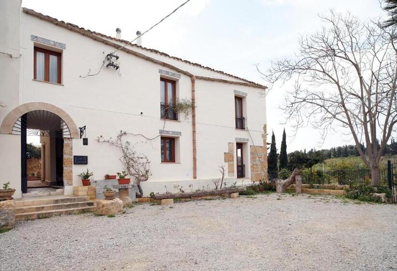 בית מלון כפרי Case Giannone