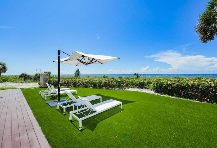 فندق Casey Key Resorts  Beachfront