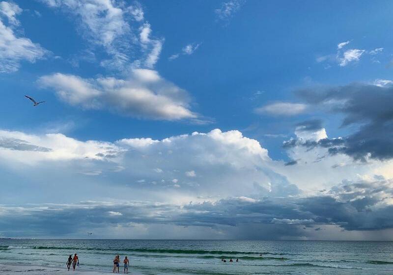 فندق Casey Key Resorts  Beachfront