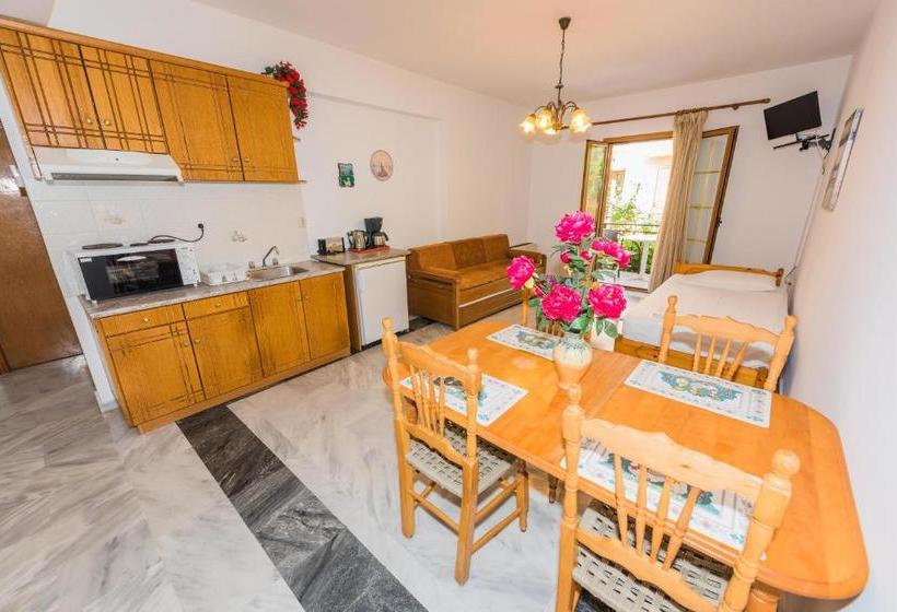 ホテル Christinangela