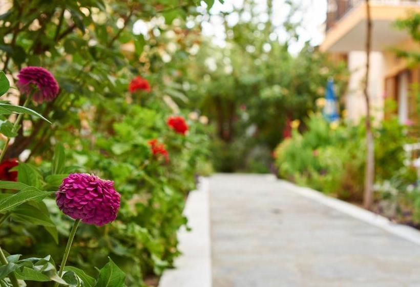 فندق Christinangela