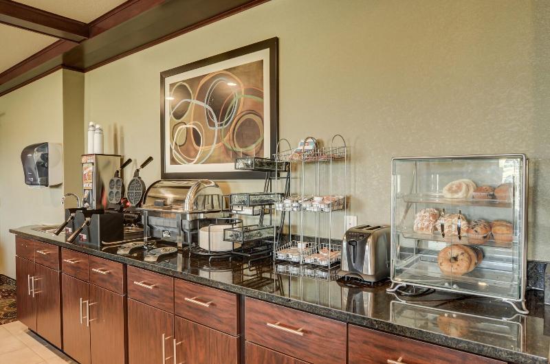 فندق Cobblestone Inn And Suites   Eaton