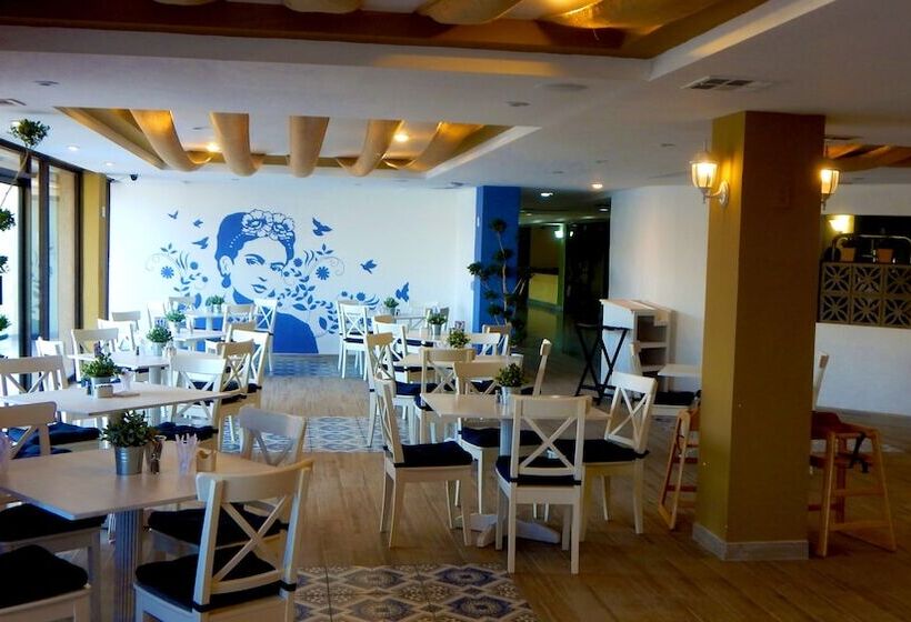 בית מלון כפרי Corona Plaza