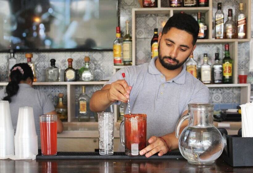 בית מלון כפרי Corona Plaza