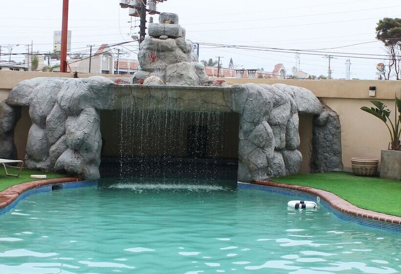 בית מלון כפרי Corona Plaza