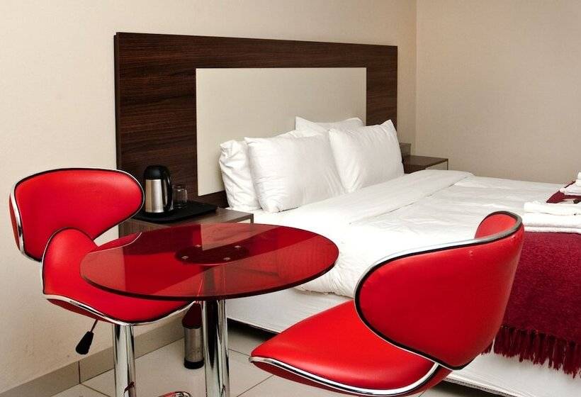 Отель Eagle Nest Luxury Accommodation