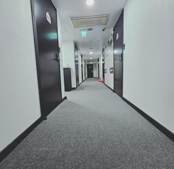 Ekonomy Hotel Myeongdong Premier