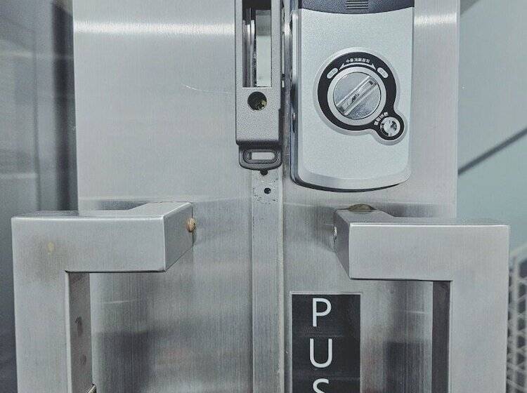 Ekonomy Hotel Myeongdong Premier