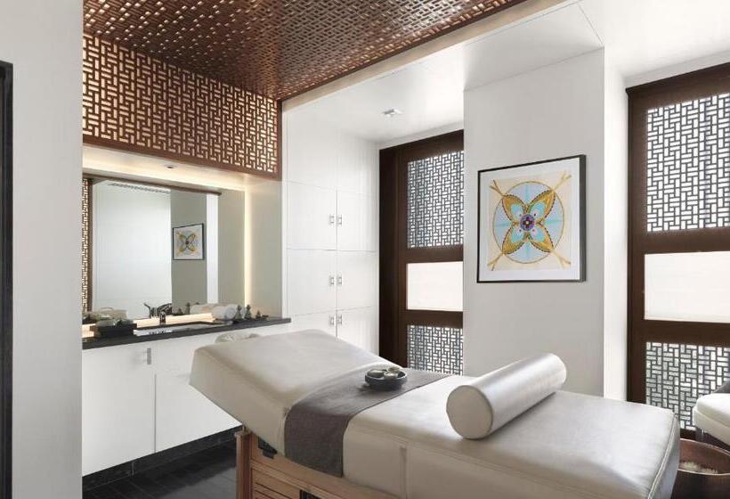 Four Seasons Hotel Abu Dhabi At Al Maryah Island