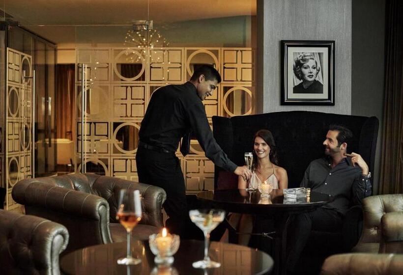 Four Seasons Hotel Abu Dhabi At Al Maryah Island