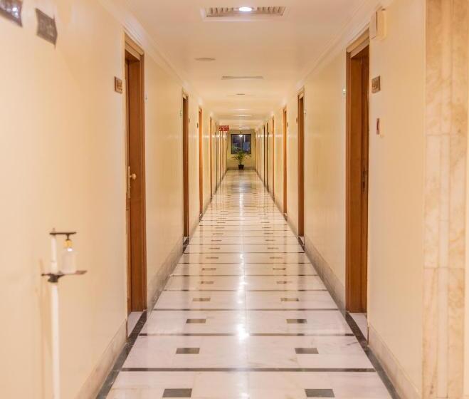 فندق Abigail Goradia S