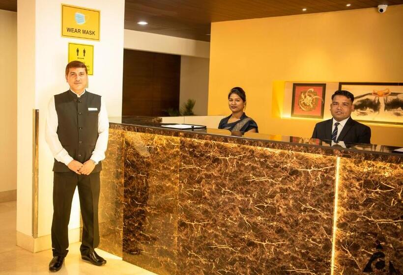 فندق Abigail Goradia S