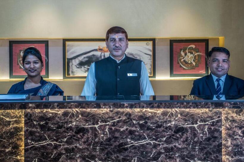 فندق Abigail Goradia S