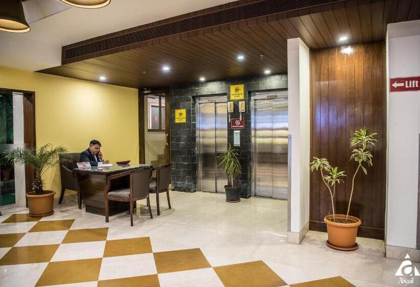 فندق Abigail Goradia S