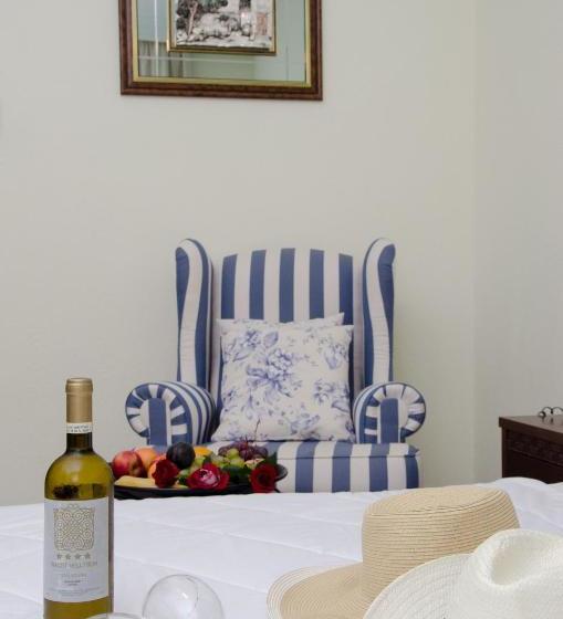 Отель Hanioti Melathron