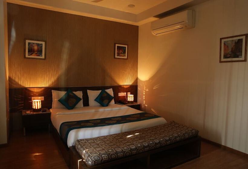 Hotel Harsh Paradise