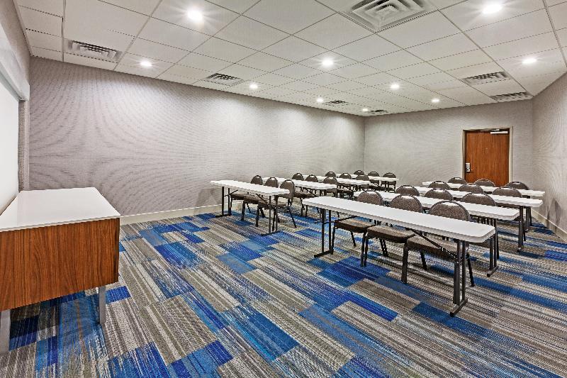 فندق Holiday Inn Express & Suites Tulsa West   Sand Springs, An Ihg