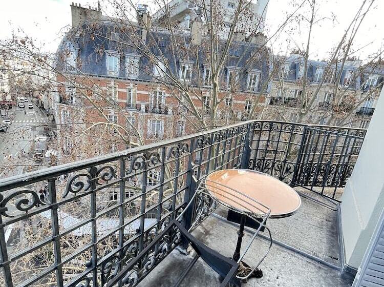 ホテル Hôtel Baudin