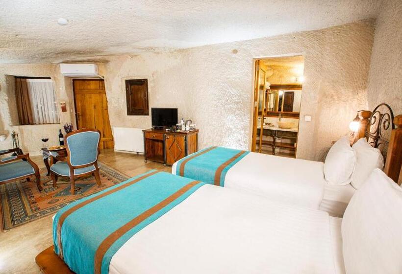 هتل Imperial Cave Suites & Spa