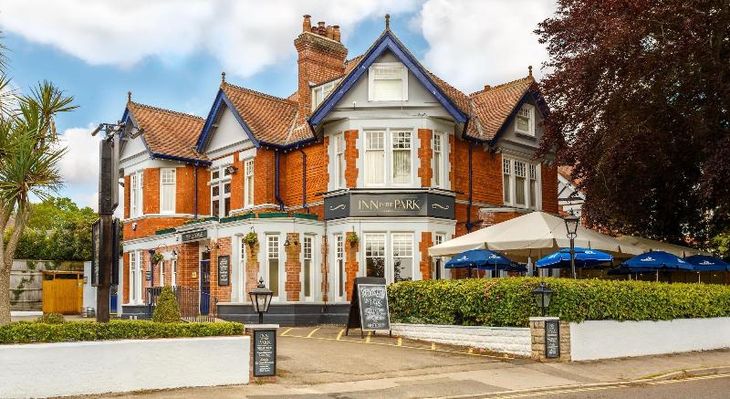 فندق Inn In The Park