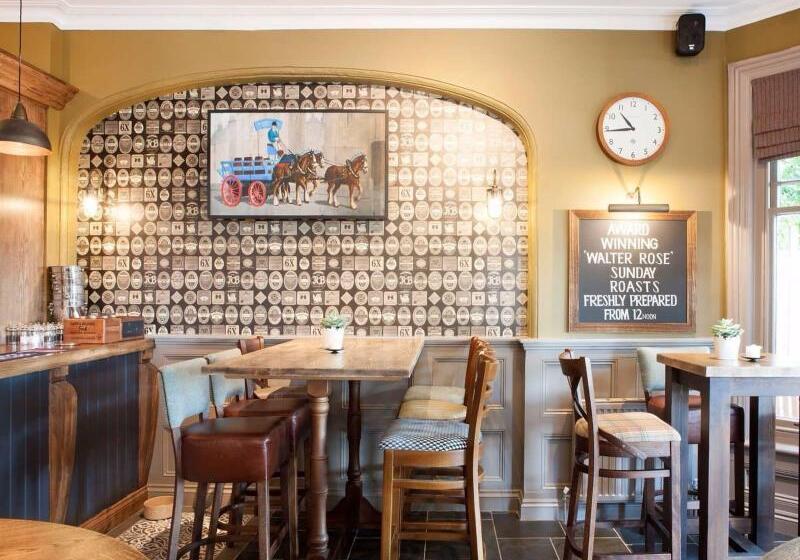 فندق Inn In The Park