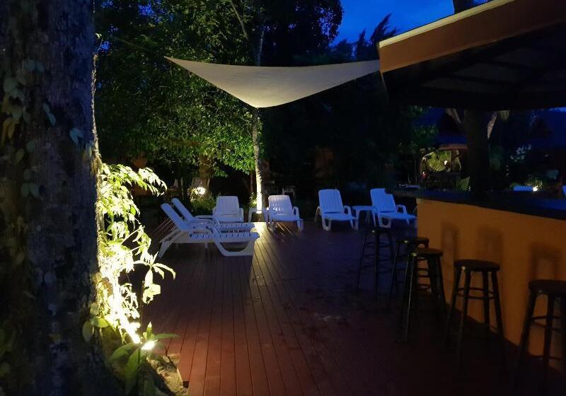 호텔 Lanta Pearl Beach Resort