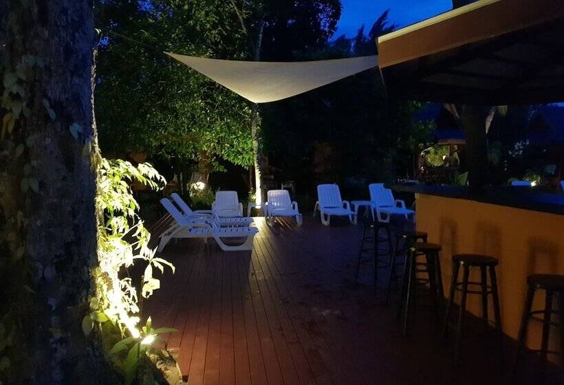 호텔 Lanta Pearl Beach Resort