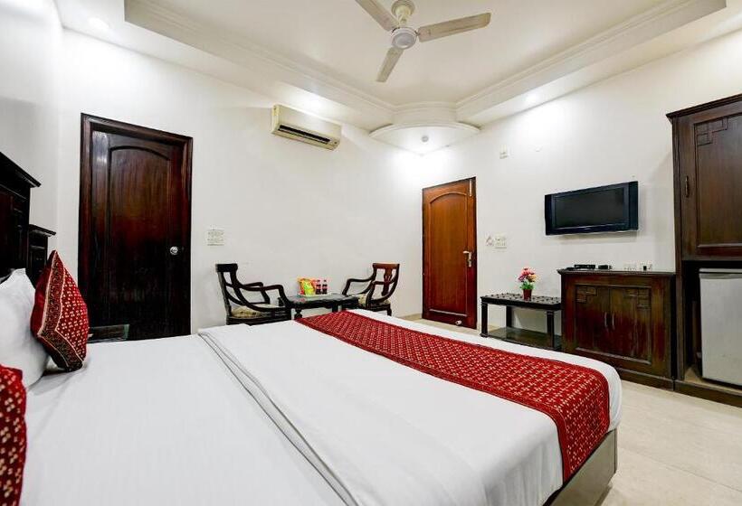 Отель Legend International Near New Delhi Railway Station