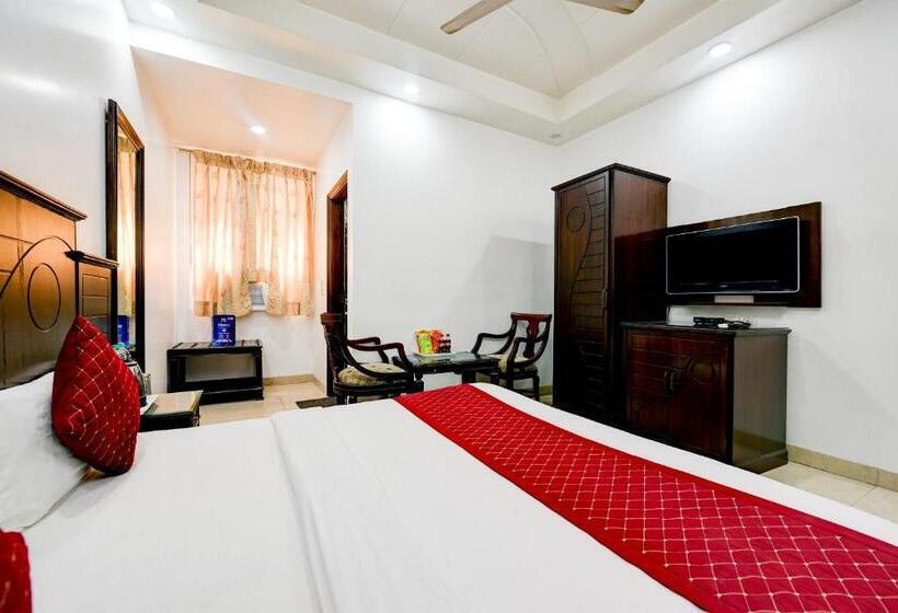 Отель Legend International Near New Delhi Railway Station