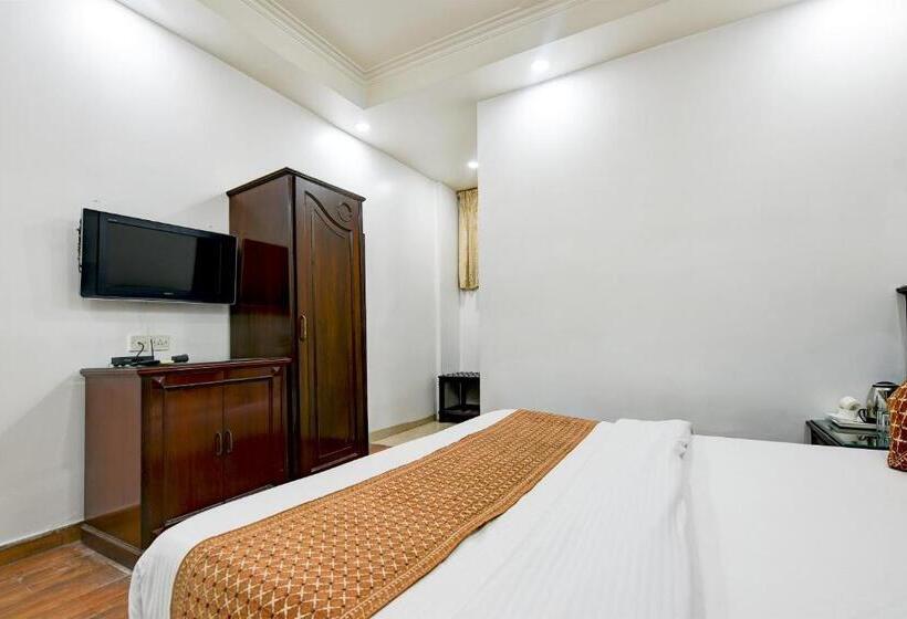 Отель Legend International Near New Delhi Railway Station