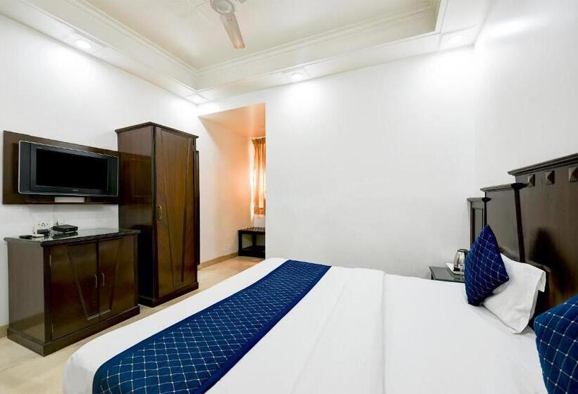 Отель Legend International Near New Delhi Railway Station