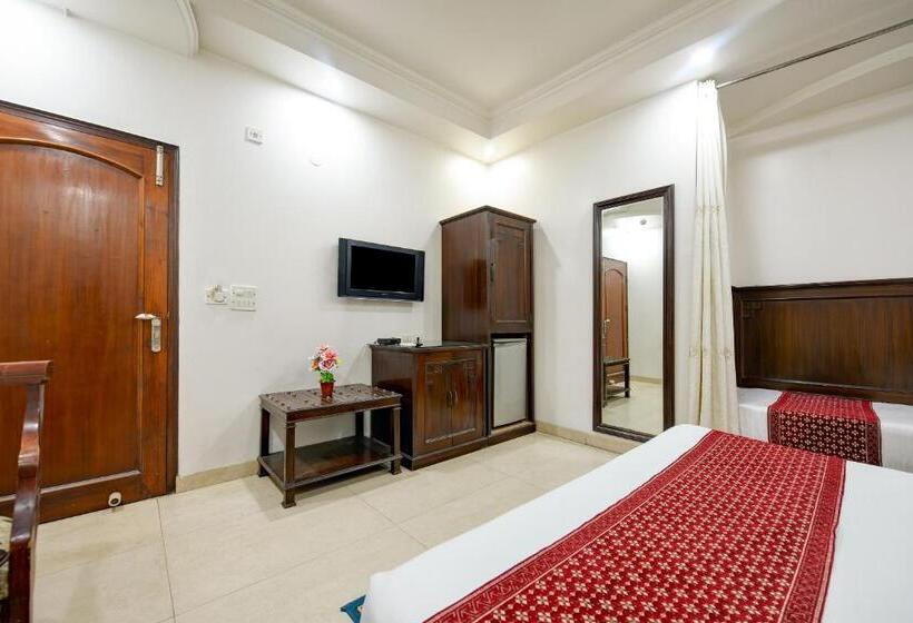 Отель Legend International Near New Delhi Railway Station
