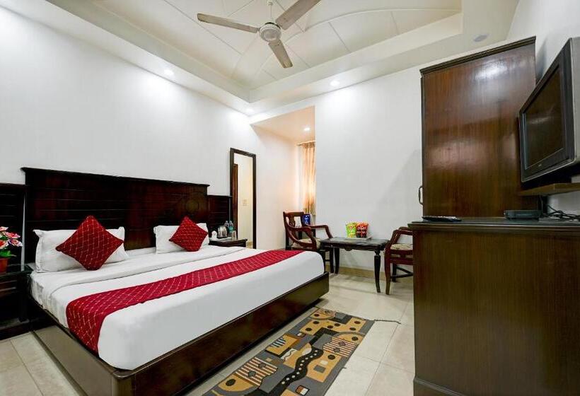Отель Legend International Near New Delhi Railway Station