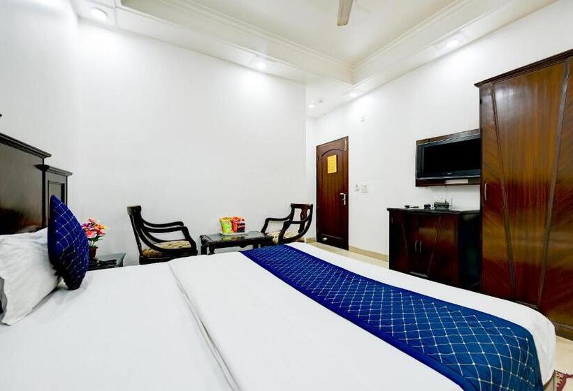Отель Legend International Near New Delhi Railway Station