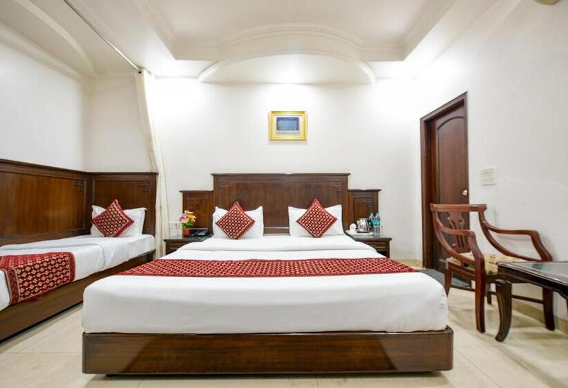Отель Legend International Near New Delhi Railway Station