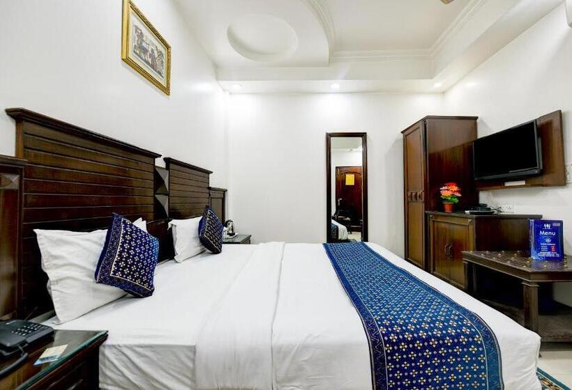 Отель Legend International Near New Delhi Railway Station