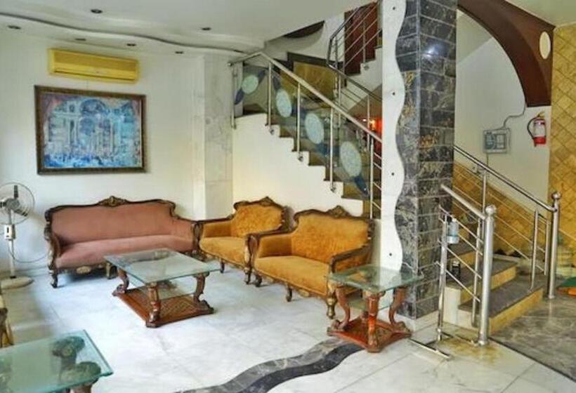 Отель Legend International Near New Delhi Railway Station