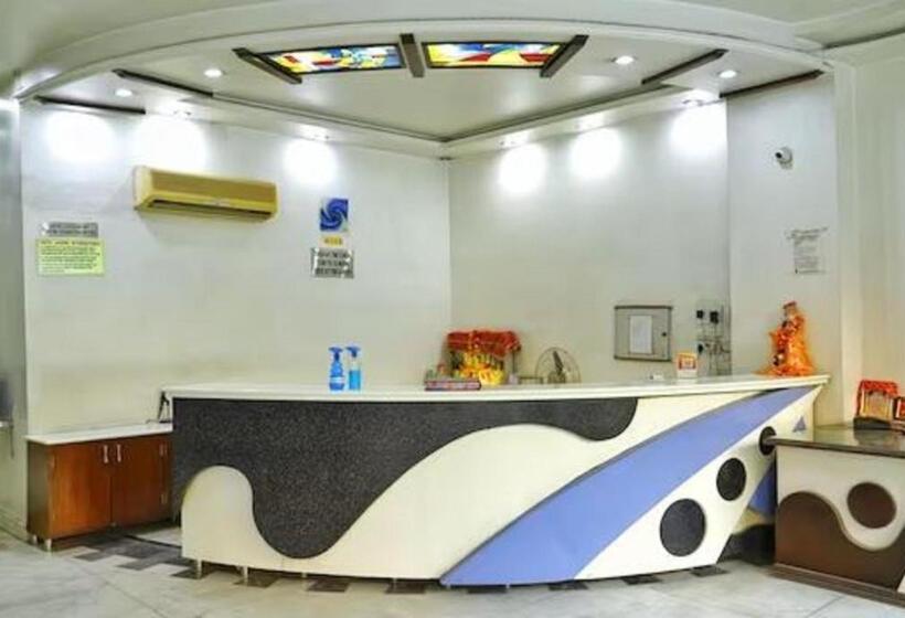 Отель Legend International Near New Delhi Railway Station