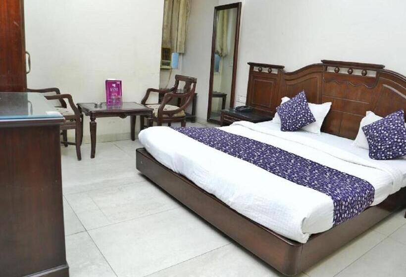 Отель Legend International Near New Delhi Railway Station