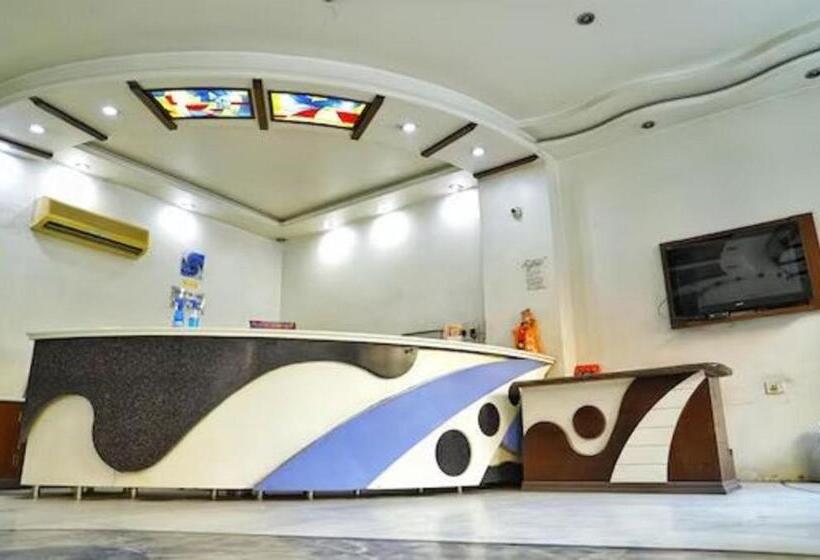 Отель Legend International Near New Delhi Railway Station