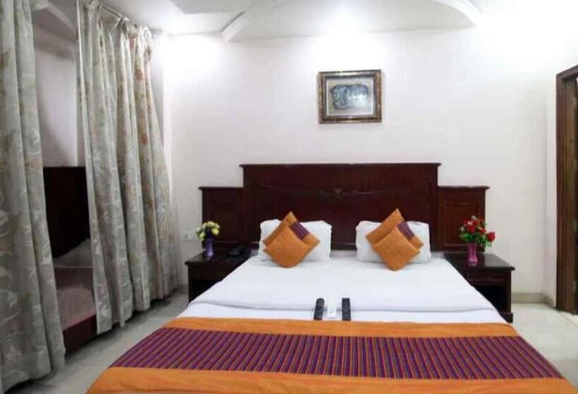 Отель Legend International Near New Delhi Railway Station