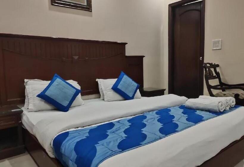 Отель Legend International Near New Delhi Railway Station