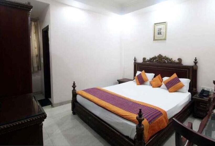 Отель Legend International Near New Delhi Railway Station