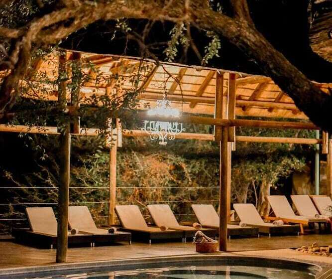 בית מלון כפרי Moditlo River Lodge