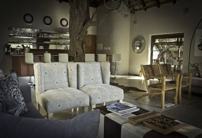 בית מלון כפרי Moditlo River Lodge